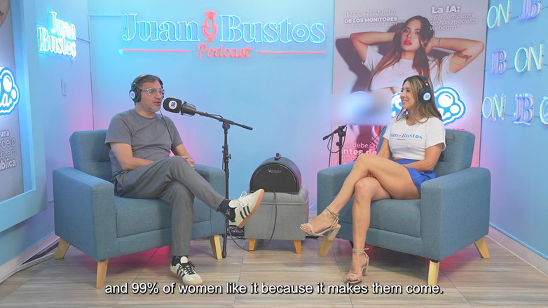 JuanBustos: Cristinavegas, một người mẫu webcam Latinh, phá vỡ âm vật của...