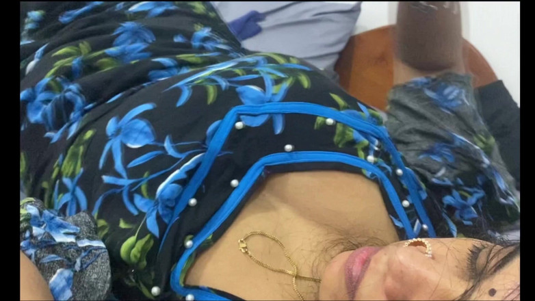 Arabicqueen: Tamil enorme borsten en sexy lichaam