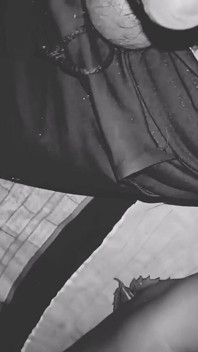 El sello de la niña se rompió por primera vez y comenzó a tener dolor en su video porno de vagina
