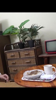 Akane Morita - la suocera che sessualmente dispone del pigro disoccupato di 35 anni nella sua stanza