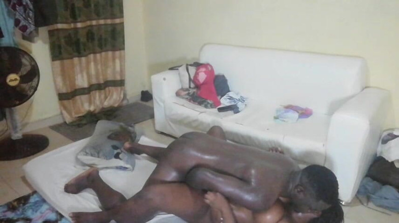 Pornsexlive: La matrigna vuole assaggiare il cazzo nero del figliastro