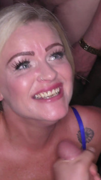 Seksi Kimberley ve Niki dölle kaplanıyor 2
