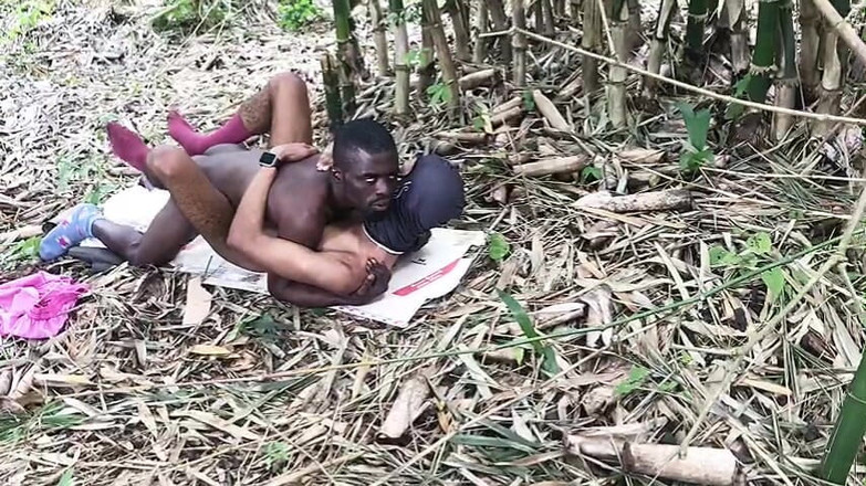 Sexydaddy: Sex im wald haben, genießen wir die coolness Sod Umgebung...