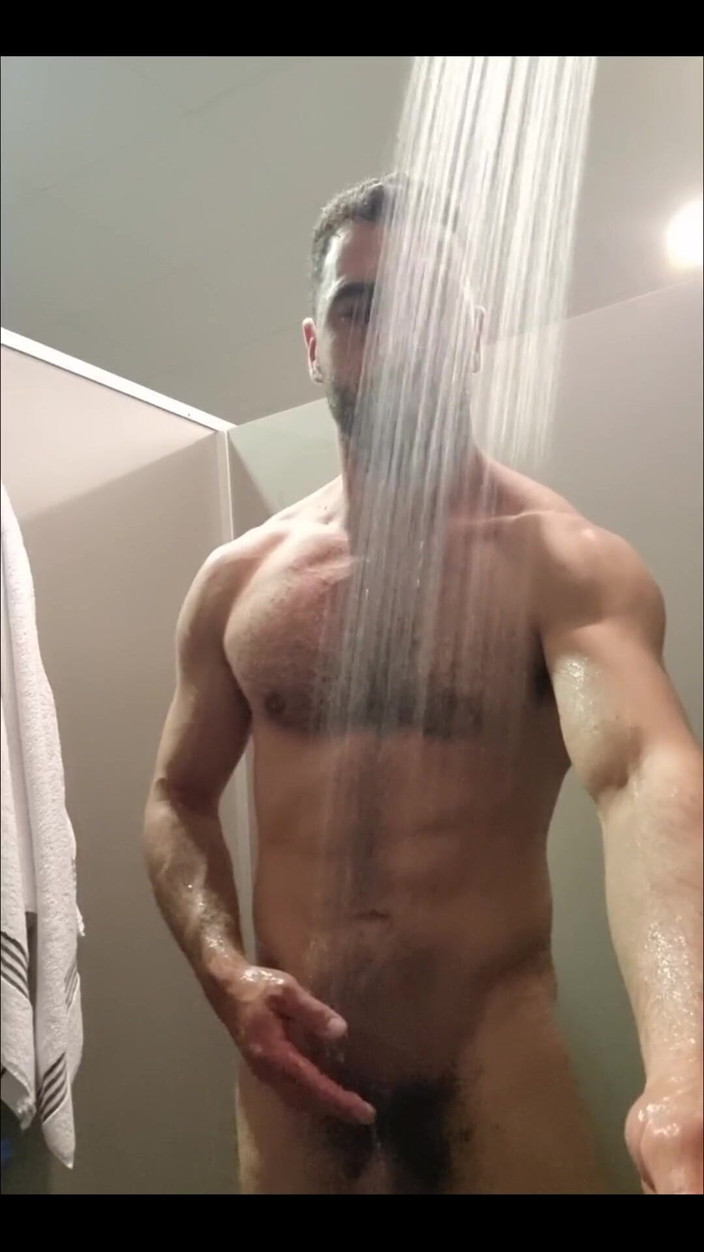 Sensualmassage: Veux-tu m’accompagner pour prendre une douche torride ?