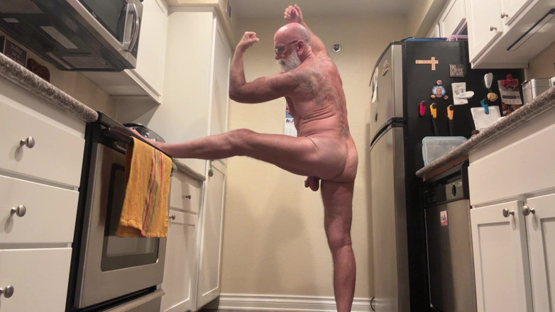 feedmedick: Naked in the Kitchen