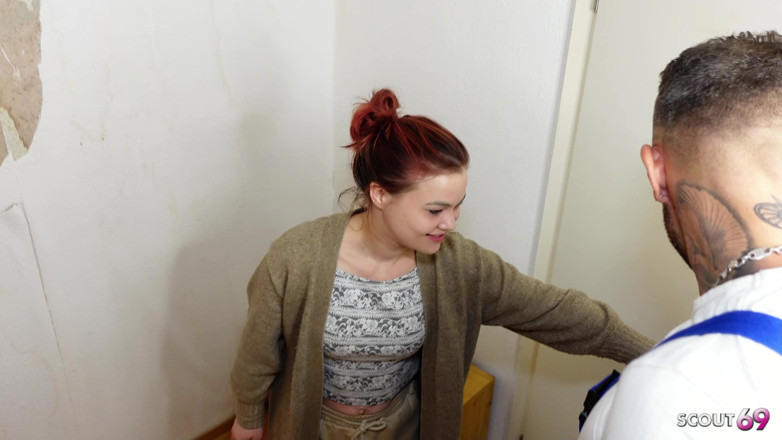 Scout69: Mała niemiecka ruda żona Lizzy Rose uwodzi pracownika do ostrego oszukiwania...