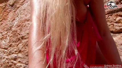EroCom: Gagica blondă țâțoasă vrea sex anal la plajă