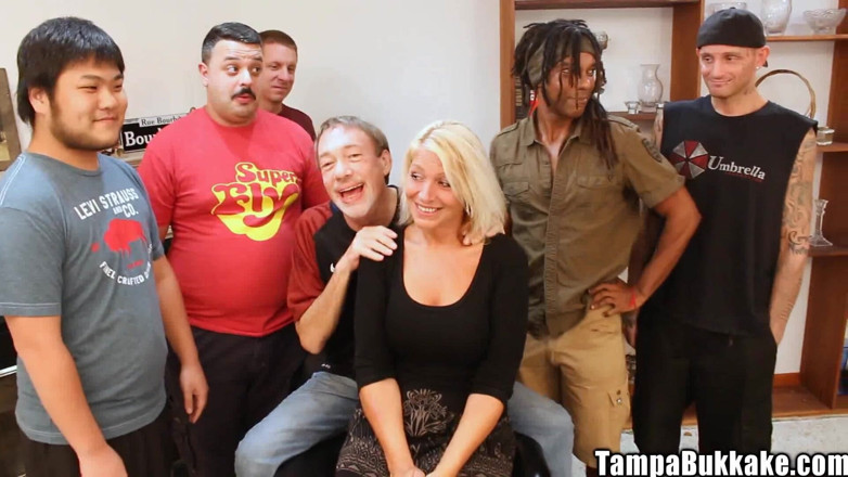 Tampa Bukkake: Anale MILF diversità culo bionda scopata gangbang cazzi di tutti...