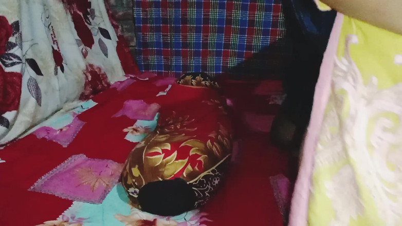 Deshi women: Bangladesh kåt collegestudent Tasneem knullad av pojkvän