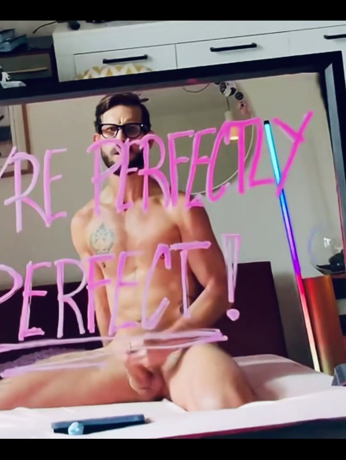 BohemianBoy: Přestávka v práci ... ale stále dokonale perfektní
