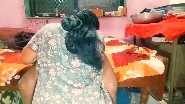 Hemant: セクシーな妻アヌラーダがXhamster 2025で彼氏とナイトドレスで犯された