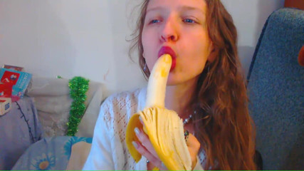 AnnaNotIdealAngel: Banaan pijpbeurt en rood natuurlijk zeer lang haar en blauwe...
