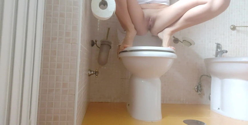 savannahamatoriale: You Want to Go Back to My Bathroom, Don't You?...