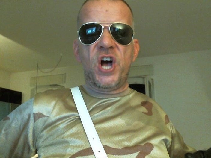 GERMANE_XL: Vojenský policista 10