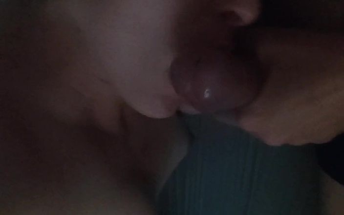Dazz homemade prod: Oral seks sırasında yüzümü filme alıyorum
