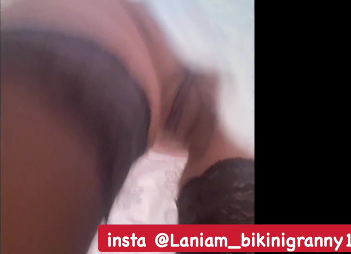 TaniaMilf: Nonna fetish sotto la gonna perizoma
