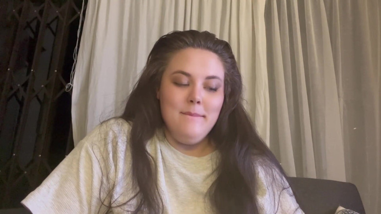 Aliceqii: BBW Masturbating Till Quivering Orgasm During Holidays