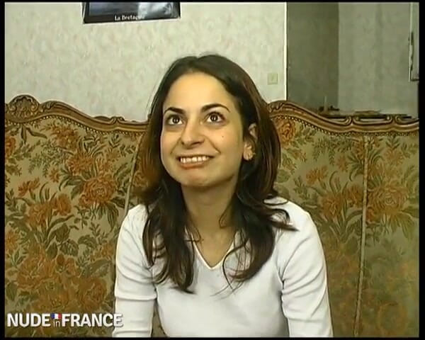Nude in France: Lydia non aveva il tempo di prendere la sua maglia...
