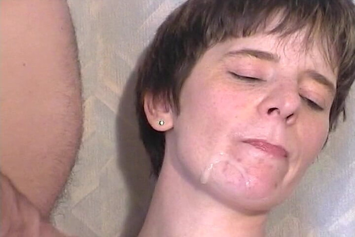 Videos Francaises: Dvě nadržené francouzské dámy v akci s tvrdým ptákem