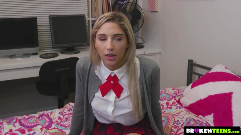 Broken teens: BrokenTeens - возбужденные сводные сестры Abella Danger и Nikki Peach сквиртуют повсюду