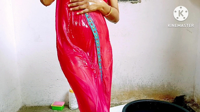 Ankurpriya000: När svärdottern badar, slog svärfar hennes röv helt naken bad