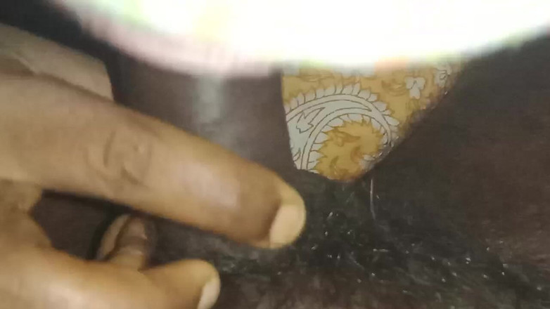 Tamil Anti Uma: Nationell tjej, min fru, för första gången, håller du min...