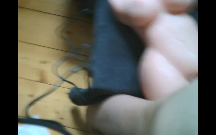 Leonboy04: Young Boy Having Fun with His Small Sex Toy
