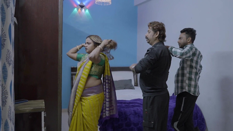 desigoldtv: Marido chamou seu amigo de casa junto com a esposa,...
