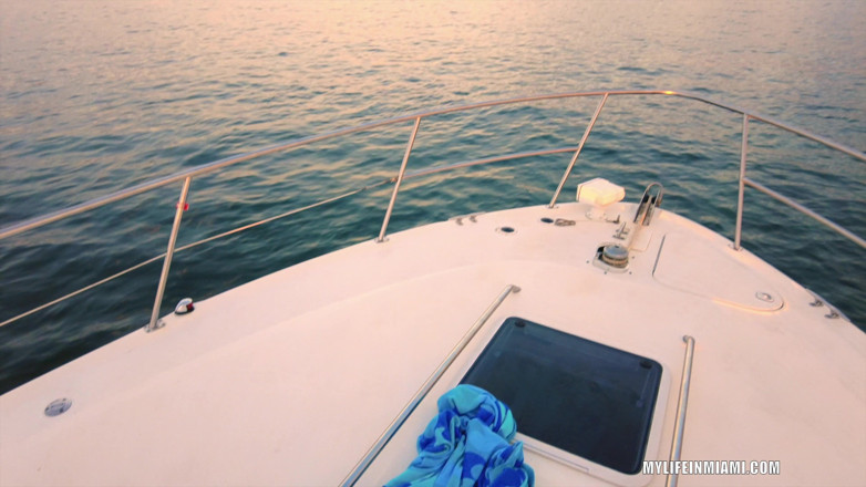 Mylifeinmiami: Swapping Pussy on the Water