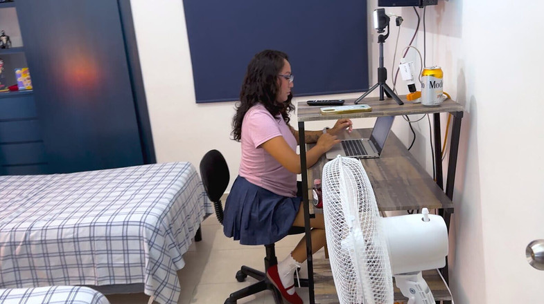 Susyzuperpete: Awek kolej seksi dikongkek abang tirinya Alex dan kemudian menyertai...