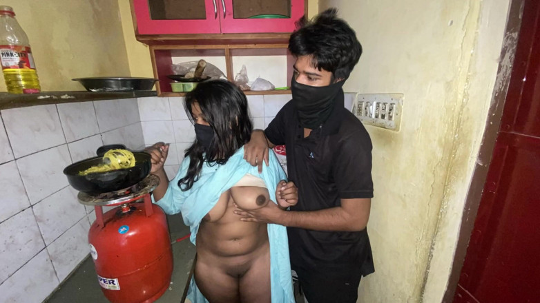 Pinkididi: Me follo a mi cuñada en la cocina mientras ella...