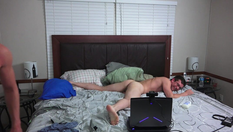 Colby Knox: Mickey prende un viso