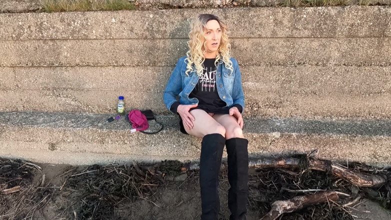 The Midnight Minx: Strandwandeling opnieuw opbezoek