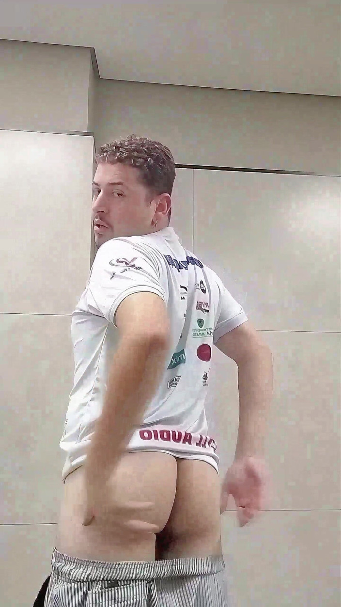 Marcosninfo: Málem mě přistihl bezpečnostní stráž, jak se předváděm na veřejných...