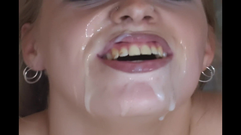 RATATATA!: 凯拉·金：年轻、柔软的圆屁股，被两根大鸡巴操