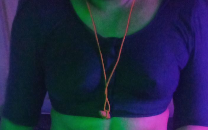Goddess Silk Smita: アンマと継息子の小さな真夜中の秘密