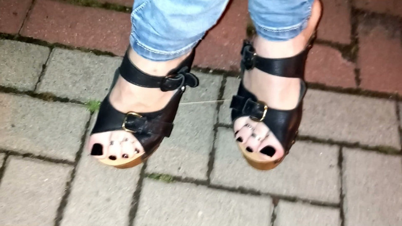 Heelex: Crossdresser Shows off Her Beautiful Feet in High Heel Wedges...