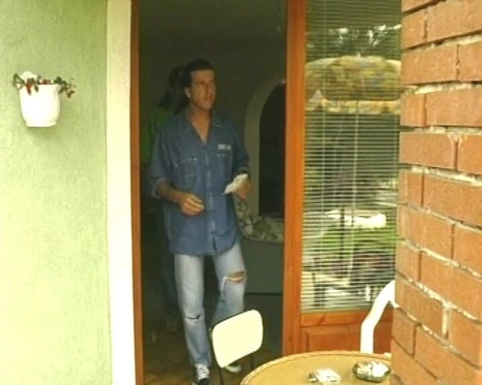 Hardcore German Club: Německá lesbička byla přistižena při prstění a lízání