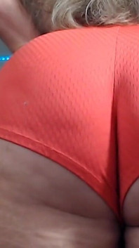 Bonne année! Voici une nouvelle adoration du cul de 5 minutes.3 merci à Yall de m'être fidèle !