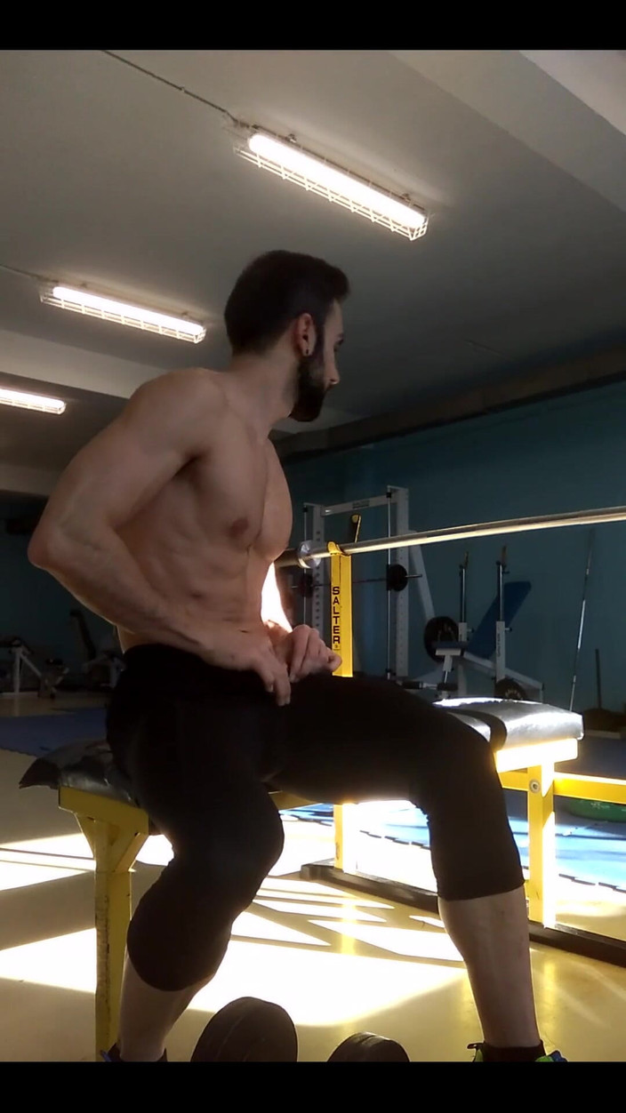 Zeus Ray: Terangsang di gym