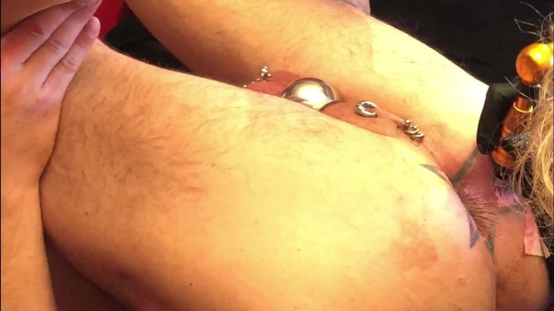 Dominatrix Frida: Asshole star tattoo