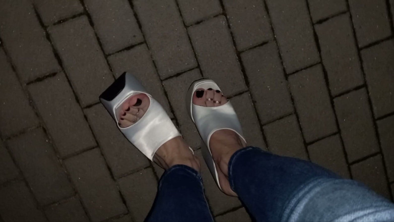 Heelex: Crossdresser with Beautiful Feet in Very Sexy Wedge High Heels