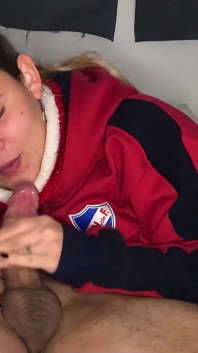 Asta mă face să ejaculez cu gura mea și sunt fericită - Full HD - Slow Motion