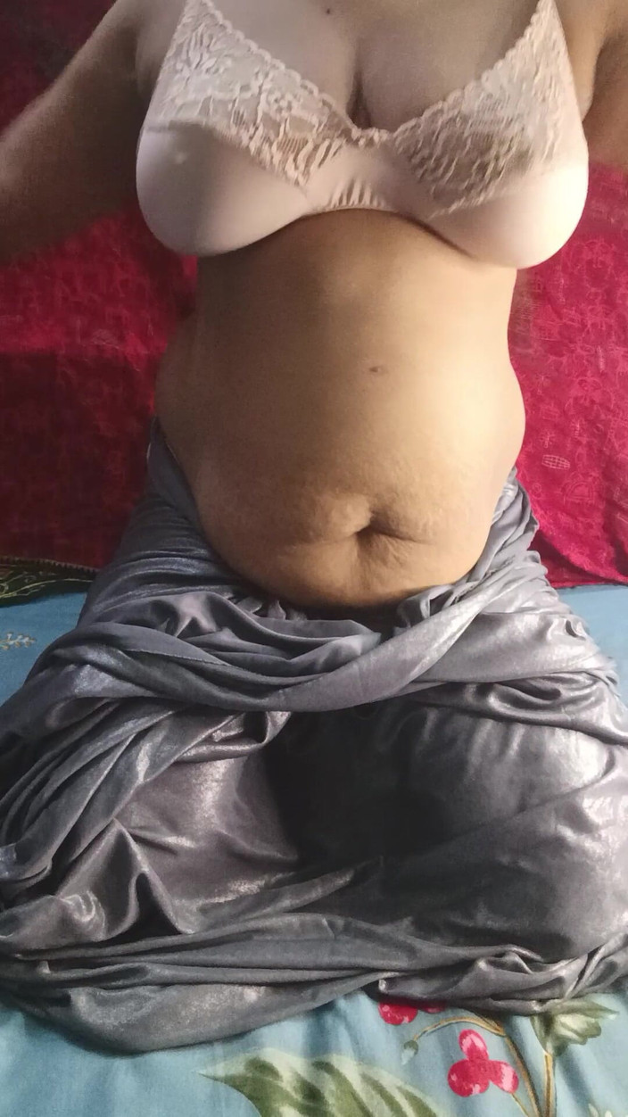 Kavita suman: Indische bBW-ehefrau zeigt ihre figur