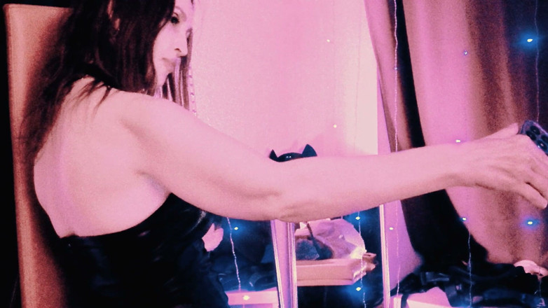Eva Latexxx: Sexy fetiš kožená paní s velkým zadkem Eva Latexová BDSM...