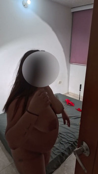 Повне закулісне відео: Сексуальна дівчина з великою дупою робить найкращі мінети