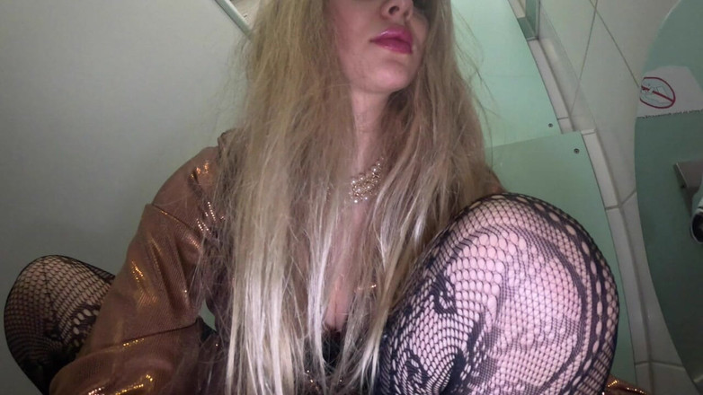 Beverly peach: Můj nejžhavější piss na veřejných záchodech!