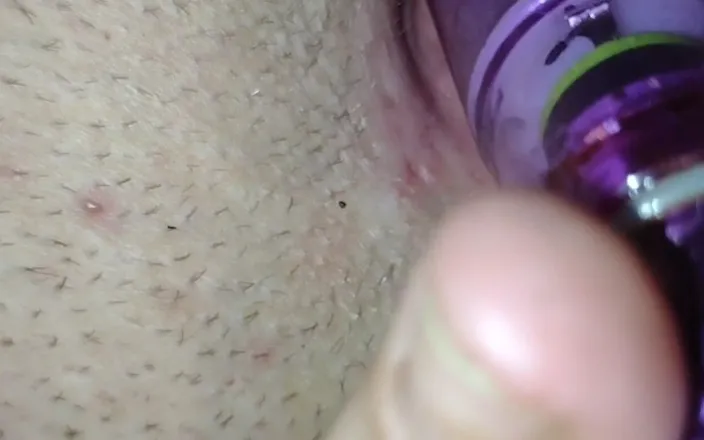 FluffyBeeChan: Close-up masturbation. Make sure you are alone, and/or have headphones...
