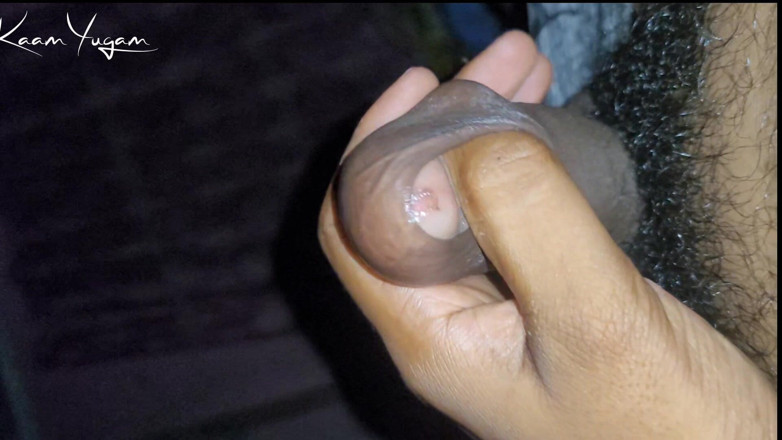 KaamYugam: Tesão desi village boy masterbating