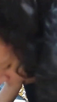MILF suka menghisap batang - blowjob rakaman dekat